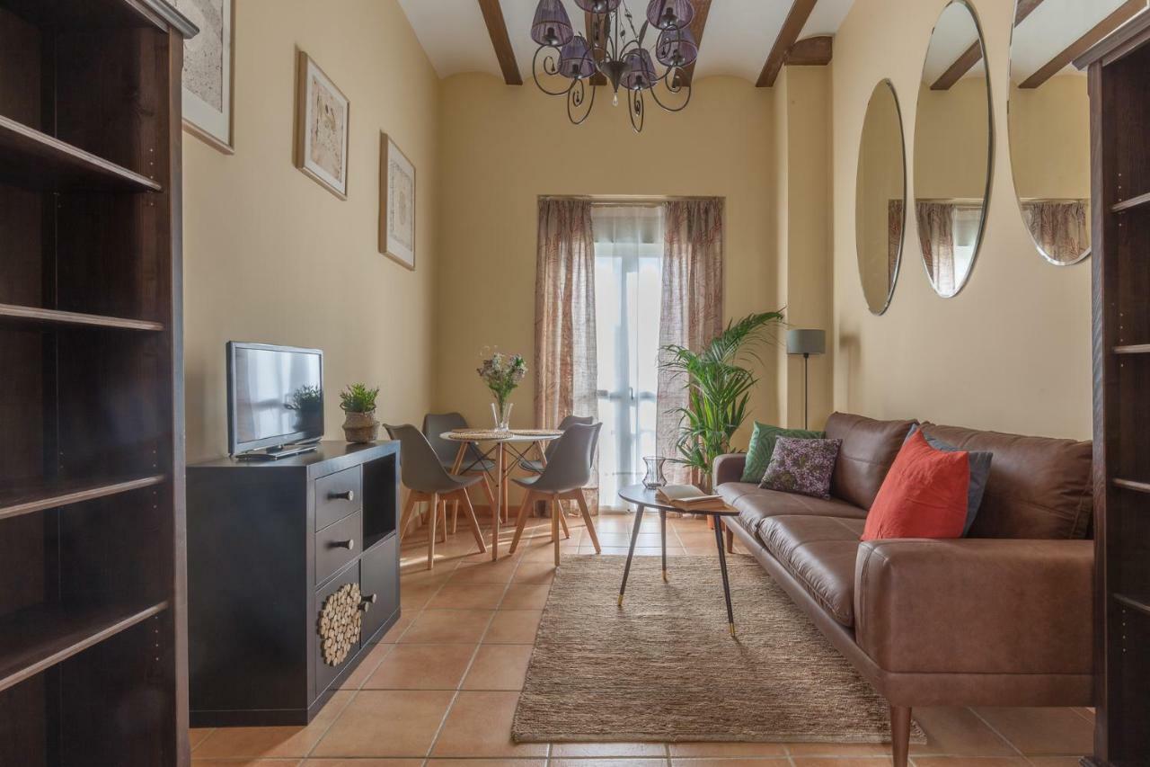Blossom Elegant And Bright 2 - 4px Apartment